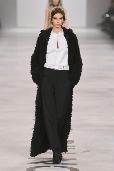 Look 63